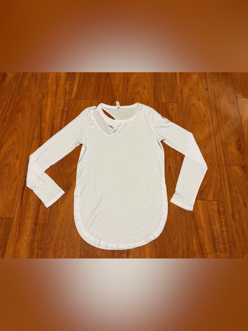 ALO Yoga White Long-Sleeve Scoop-Hem Top with Neck Cutout